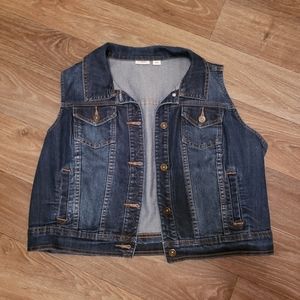 Jean Vest